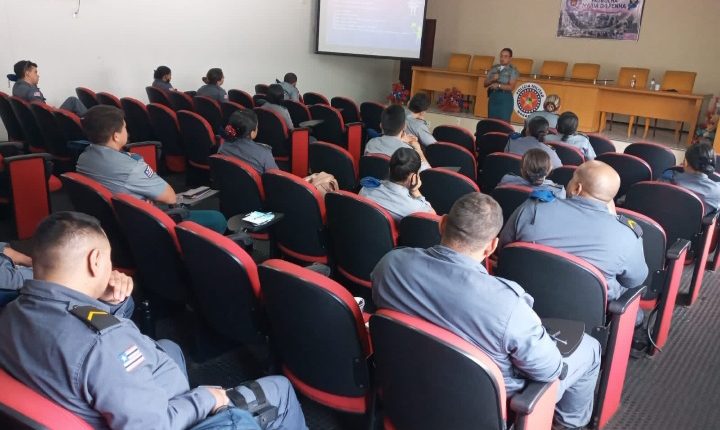 Policiais militares da Patrulha Maria da Penha participam de seminário de capacitação