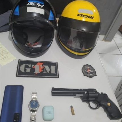 Polícia Militar prende dupla de assaltantes com arma de fogo falsa na Chácara Brasil em São Luís