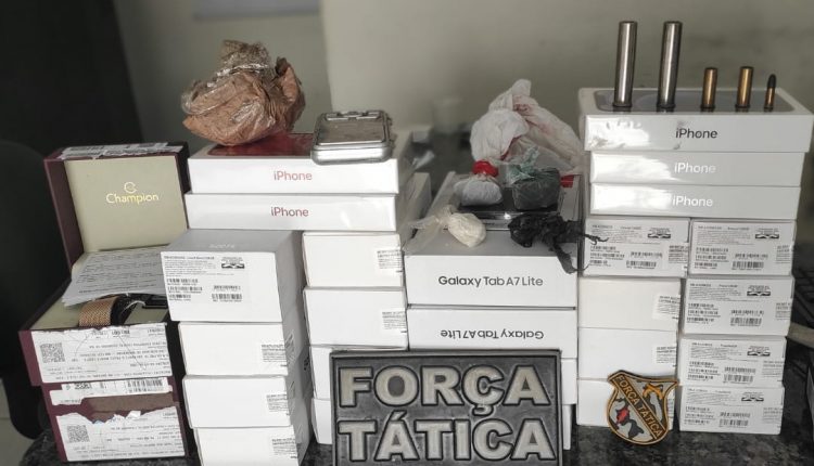 EM AÇÃO RÁPIDA POLÍCIA MILITAR RECUPERA MATERIAIS ROUBADOS, FAZ APREENSÃO DE ARMAS, DROGAS E CONDUÇÃO DE SUSPEITO