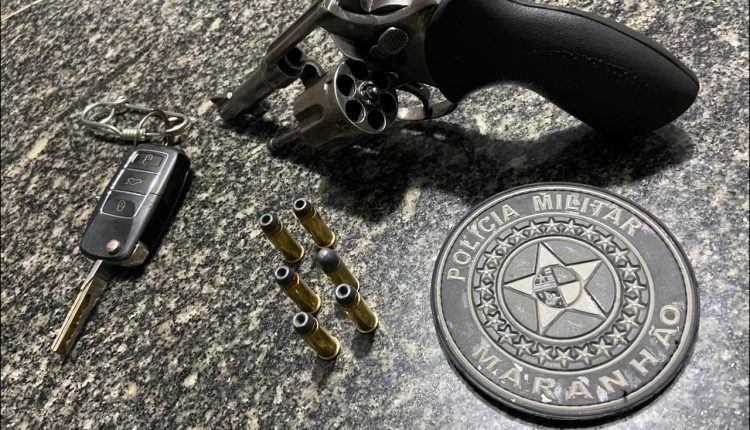 POLÍCIA MILITAR APRENDE ARMA DE FOGO EM AÇAILÂNDIA