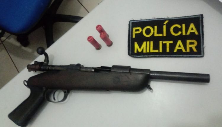 Polícia Militar retira de circulação arma de fogo e simulacro das ruas da cidade de Açailândia