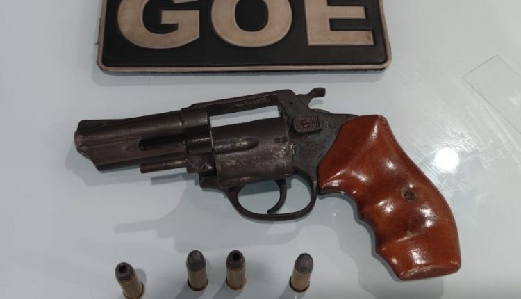 Polícia Militar prende dupla com arma de fogo na cidade de Pinheiro