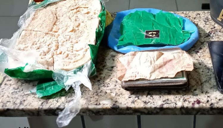 Polícia Militar prende dupla acusada de tráfico e entorpecentes na cidade de Caxias