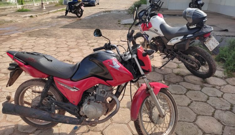 PM recupera veículo com restrição de roubo e prende suspeito em Santa Inês