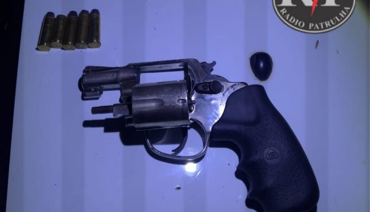 Em Timon Polícia Militar prende homem com arma de fogo e recupera motocicleta roubada