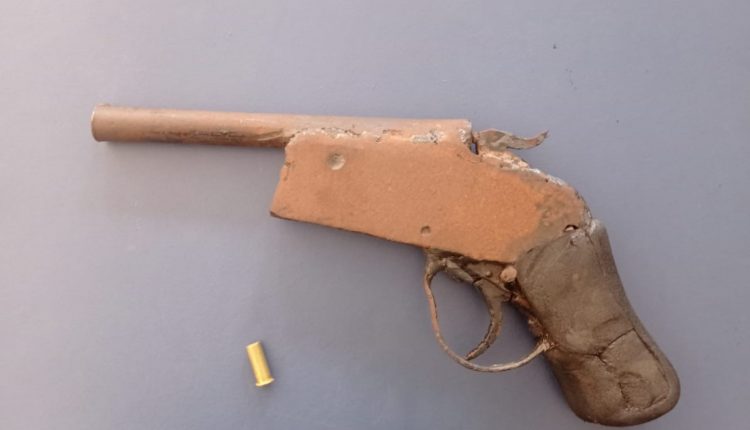 Polícia Militar prende homem por porte ilegal de arma de fogo na cidade de Estreito