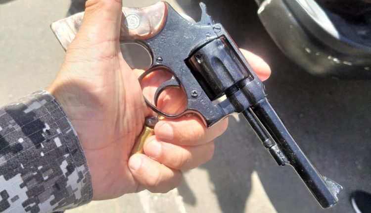 AÇÃO RÁPIDA DA POLICIA MILITAR FRUSTRA ASSALTO, PRENDE SUSPEITOS E APREENDE ARMA DE FOGO