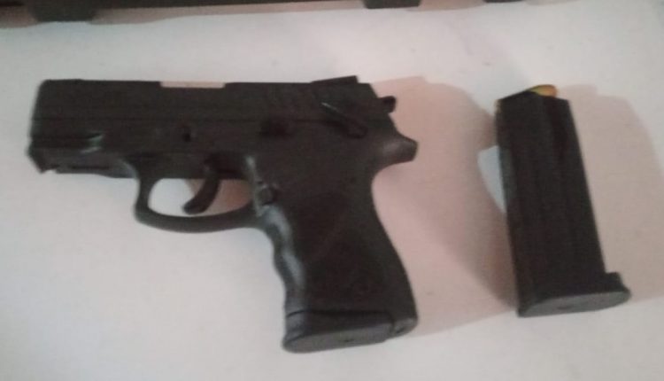 Polícia Militar apreende pistola com munições na cidade de Pio XII