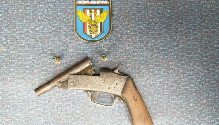 Polícia Militar prende homem com arma de fogo na Estrada de Ribamar