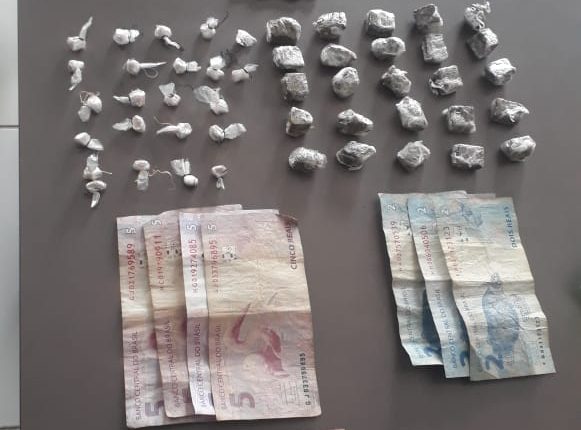 Homem suspeito de tráfico de drogas é preso em ação da PM no Bairro da Liberdade