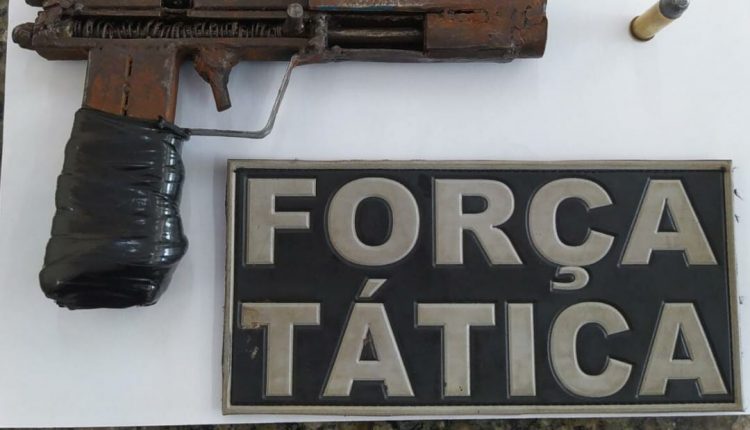 Polícia militar prende trio com arma de fogo na cidade de Timon