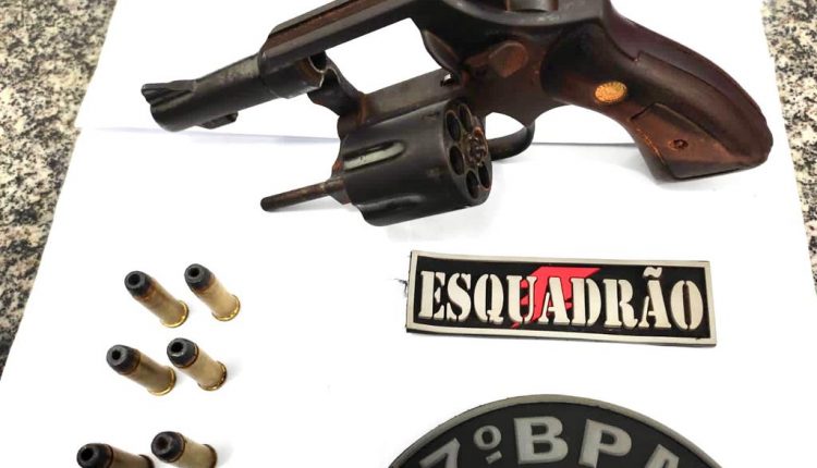 Em ação da PM dois homens são presos por porte ilegal de arma de fogo