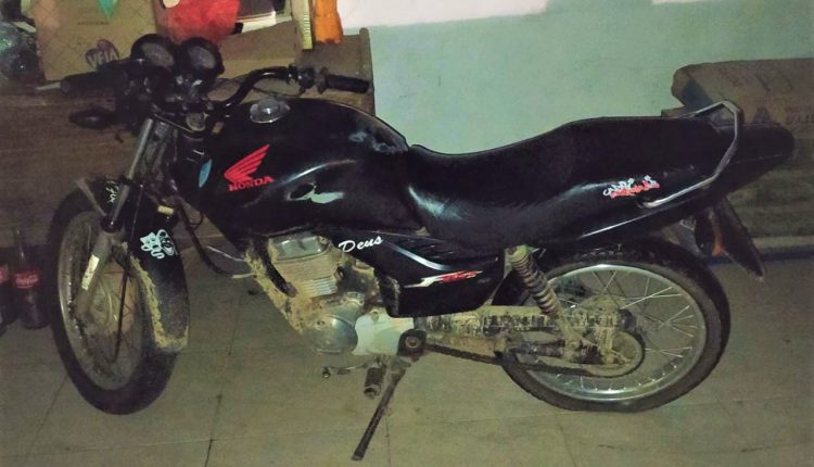 PMMA apreende suspeitos com moto roubada em São Bernardo-MA