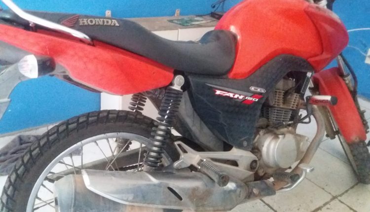 Polícia Militar localiza motocicleta com restrição de roubo/furto em Anapurus-MA
