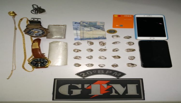 Polícia Militar prende quatro suspeitos por tráfico de drogas na Forquilha