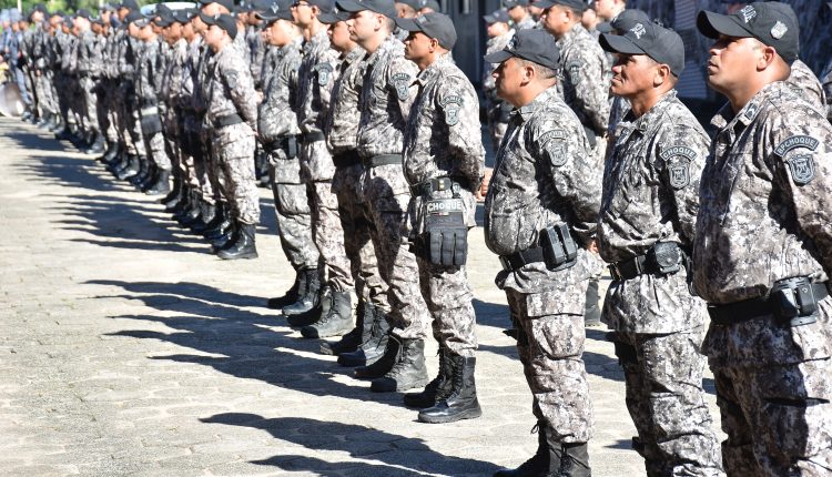Solenidade militar marca comemorações do 36º aniversário do BPChoque