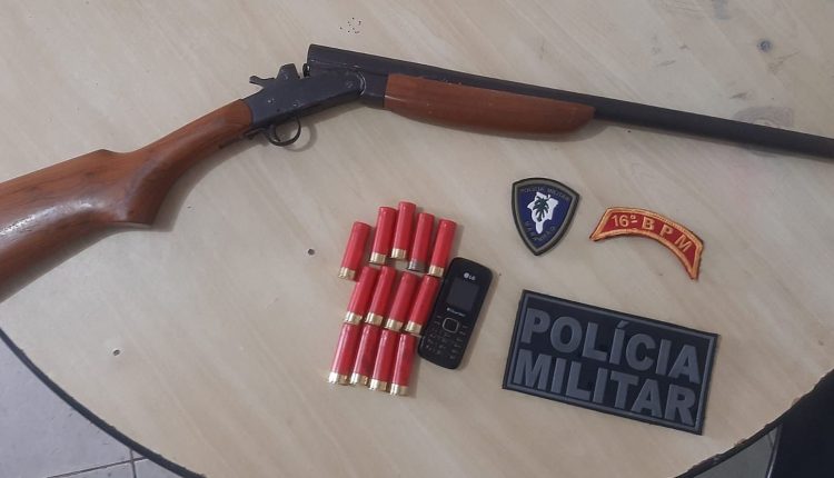 Polícia Militar prende suspeito e apreende arma e munições no Bairro da Faveira