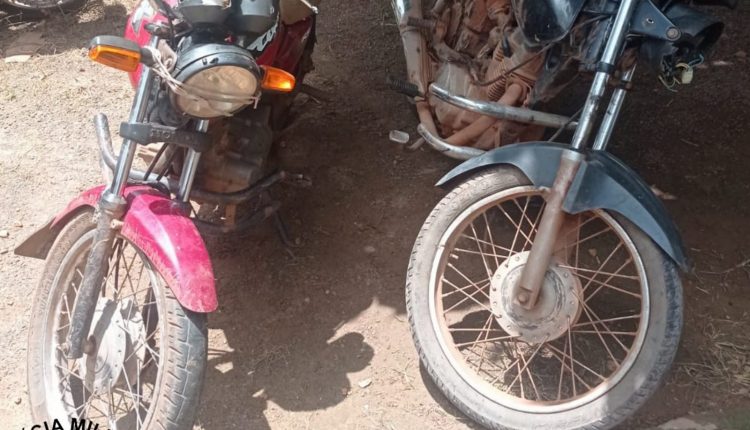 Polícia Militar recupera duas motocicletas roubadas e prende dupla durante ação em São João do Sotér-MA.