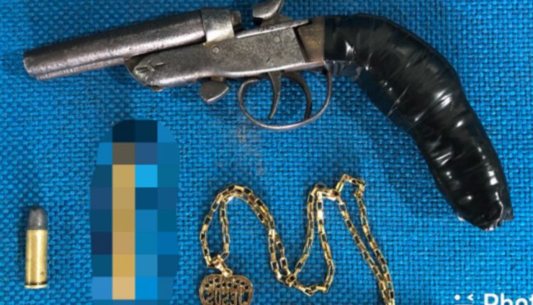 Polícia Militar prende dupla com arma de fogo e motocicleta roubada em Paço do Lumiar