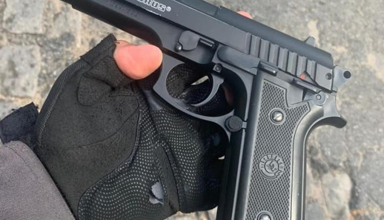 BOPE da PM prende homem com de arma de fogo falsa em Bacabal
