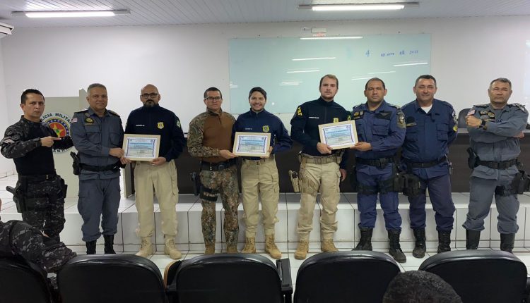 POLÍCIA MILITAR REALIZA INSTRUÇÃO DE IDENTIFICAÇÃO VEICULAR MINISTRADA POR AGENTES DA PRF EM BALSAS
