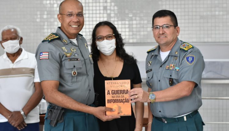 PMMA comemora aniversário do coronel Aritanã, subcomandante da corporação