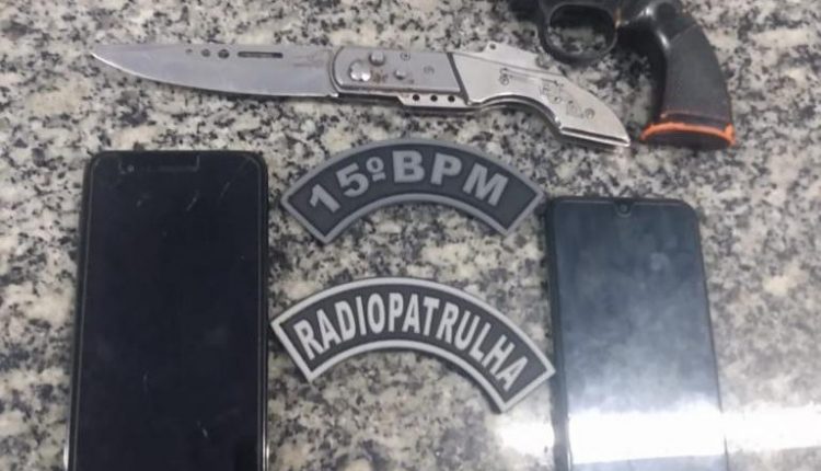 PMMA RECUPERA CELULARES E APREENDE SIMULACRO DE ARMA DE FOGO EM BACABAL