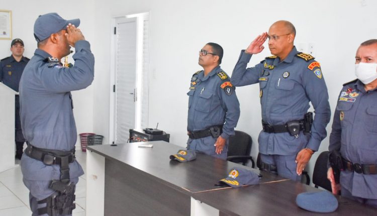 Policiais Militares recebem homenagem em formatura da PM na Cidade Olímpica