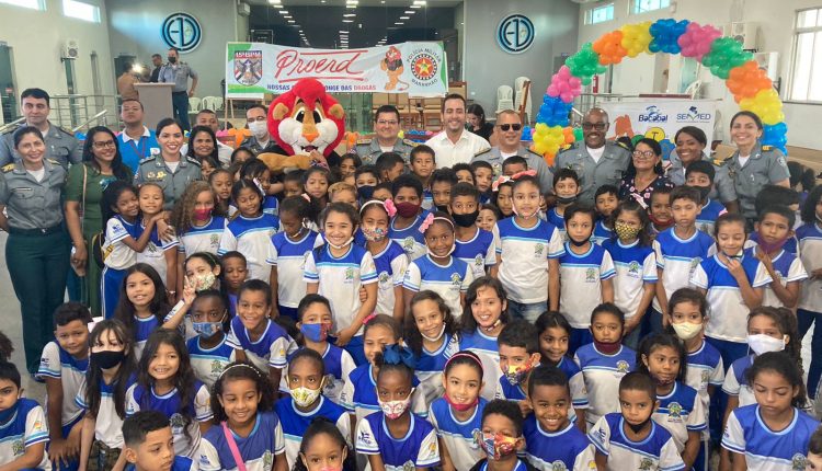 Comandante geral participa de Formatura do PROERD em Bacabal e visita instalações militares na cidade