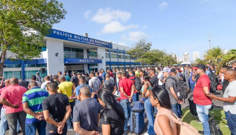 Tropas da PMMA embarcam para reforçar a segurança no segundo turno das eleições 2022 no interior do Estado na manhã desta sexta-feira (28)