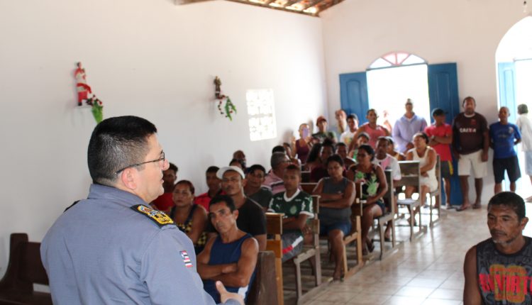 Comando da PM realiza reunião com moradores da Ilha de Carrapatal, no município de Humberto de Campos