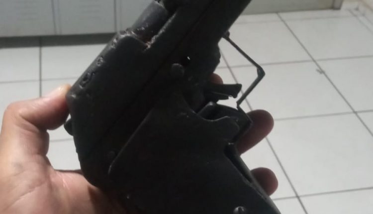 Homem acusado de roubar motocicleta com arma de fogo é preso por policiais do 22º BPM no Maiobão