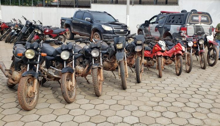Policiais militares do 5º BPM em ação contínua apreenderam cinco motocicletas com restrição de roubo, em Barra do Corda