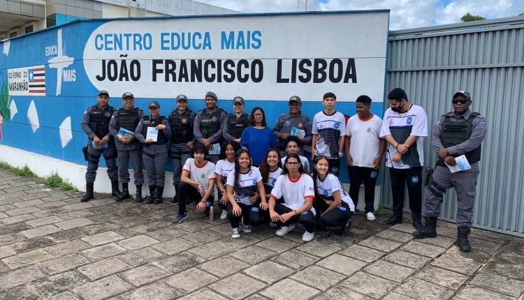 1°Batalhão Escolar da Polícia Militar realiza blitz educativa em comemoração aos 5 anos de criação