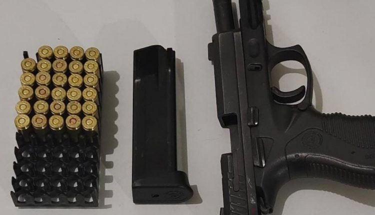 Policia Militar conduz indivíduo por porte ilegal de arma de fogo