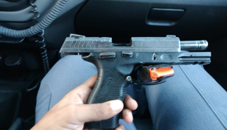 OPERAÇÃO DEFLAGRADA POR POLICIAIS DO 15°BPM APREENDE ARMA DE FOGO E UMA GRANDE QUANTIDADE DE ENTORPECENTES NO RESIDENCIAL TERRA DO SOL III, NA CIDADE DE BACABAL.