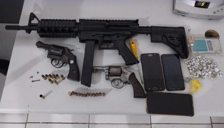 Operação Munim Seguro realiza prisões por porte ilegal de arma de fogo e drogas