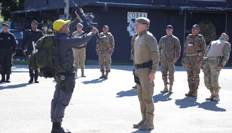 COMANDANTE-GERAL DA PM DE SANTA CATARINA RECEBE ALUNOS DO COESP DO MARANHÃO