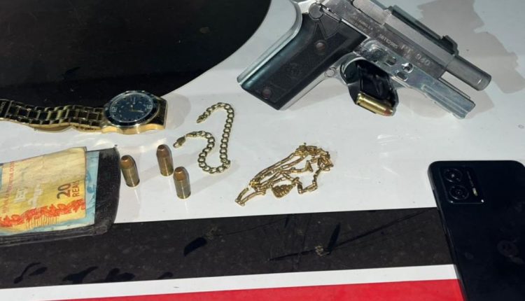 Duas armas de fogo apreendidas por policiais militares do 15 BPM, em Bacabal