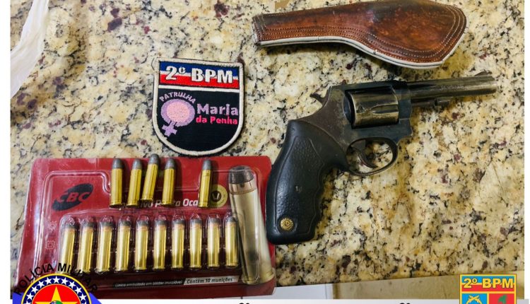 Patrulha Maria da Penha realiza prisão de homem por violência doméstica e porte ilegal de arma de fogo em Caxias
