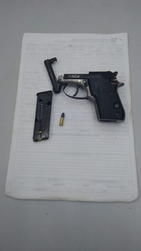 EQUIPE ÁGUIA ALPHA DE MOTOPATRULHAMENTO TÁTICO CONDUZ HOMEM POR PORTE ILEGAL DE ARMA DE FOGO