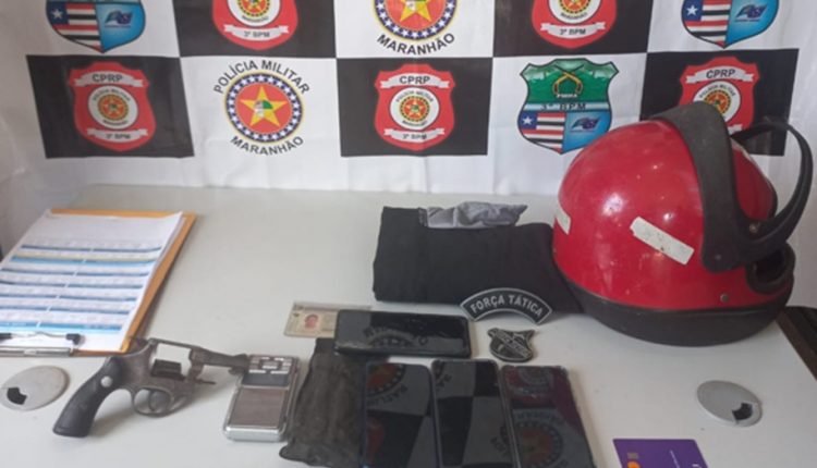 POLÍCIA MILITAR RECUPERA VEÍCULO ROUBADO E APREENDE ARMA DE FOGO EM IMPERATRIZ