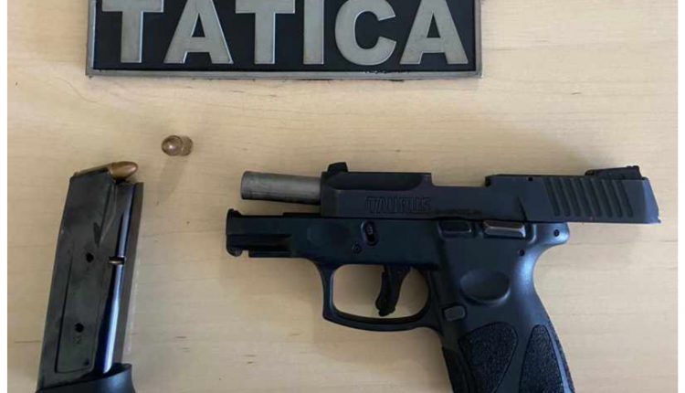 Polícia Militar retira mais uma arma de fogo de circulação durante Operação Saturação em Caxias