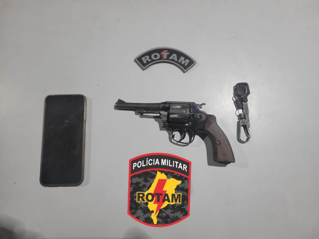 ROTAM apreende arma de fogo e recupera celular roubado no Maiobão
