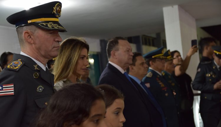 GOVERNO DO ESTADO PROMOVE OFICIAIS DA PM E BOMBEIROS MILITARES