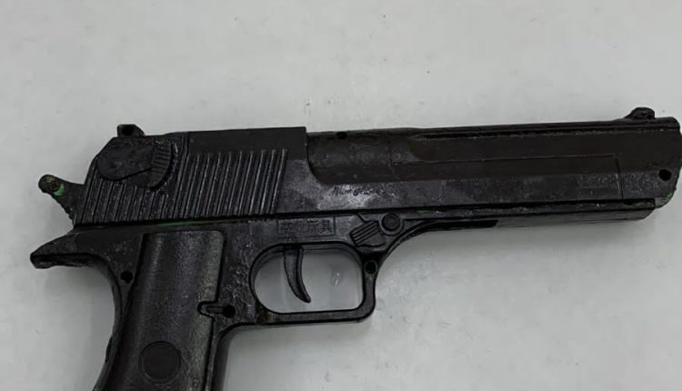 POLICIAIS DO BPTur PRENDEM HOMEM COM ARMA DE FOGO FALSA EM SÃO LUÍS