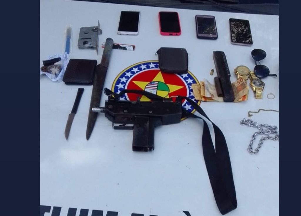 Polícia Militar prende criminosos com submetralhadora durante abordagem na Estiva