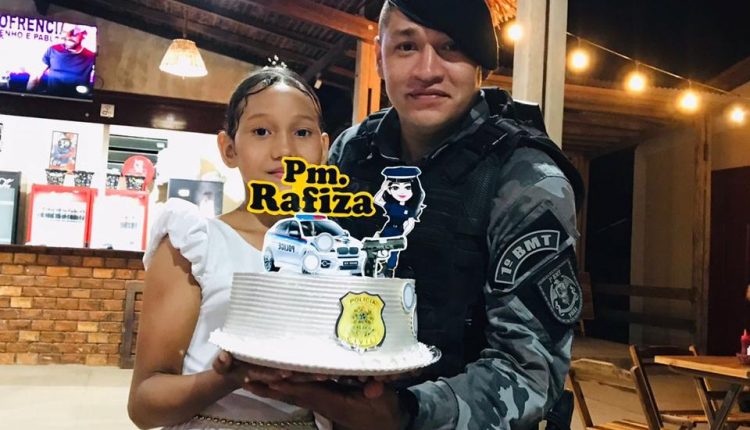 Policiais do 1° BMT fazem surpresa de aniversário para criança que sonha ser policial