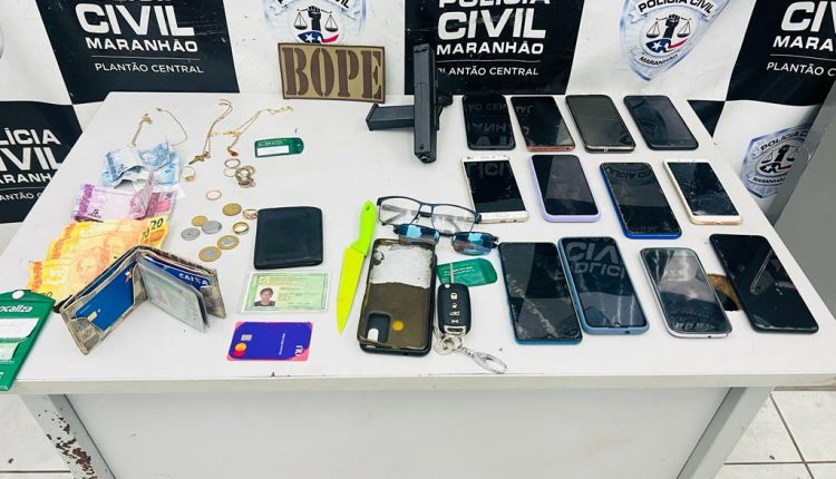Policiais do BOPE prendem suspeitos de roubo a coletivo, apreendem armas e recuperam pertences das vítimas