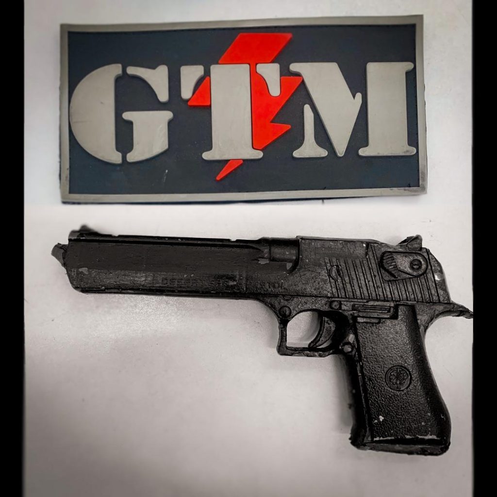 Policiais do 38º BPM evitam assalto e apreendem simulacro de arma de fogo, no Monte Castelo